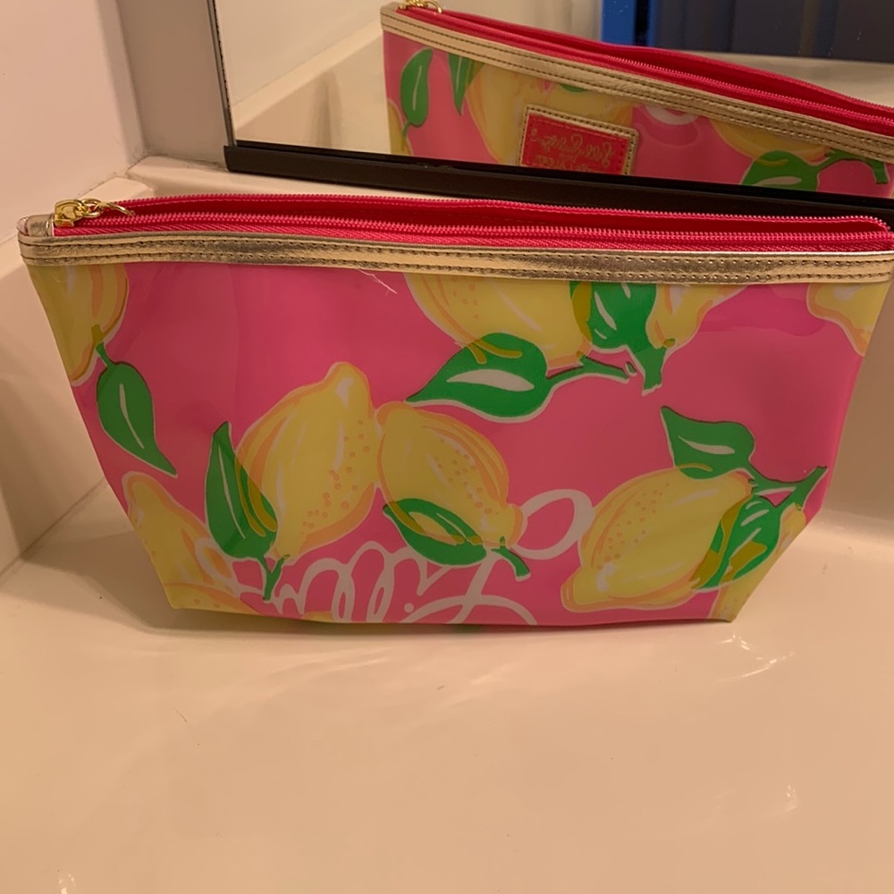 🍋 NWOT Lilly Pulitzer for Estée Lauder makeup bag in lemon print 🍋